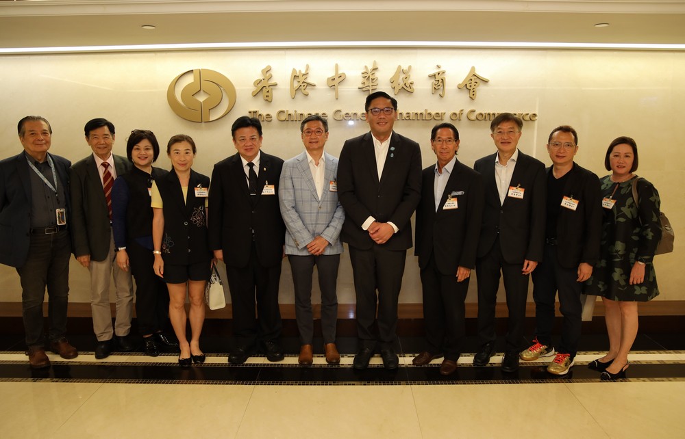 接待梁宏正副局長